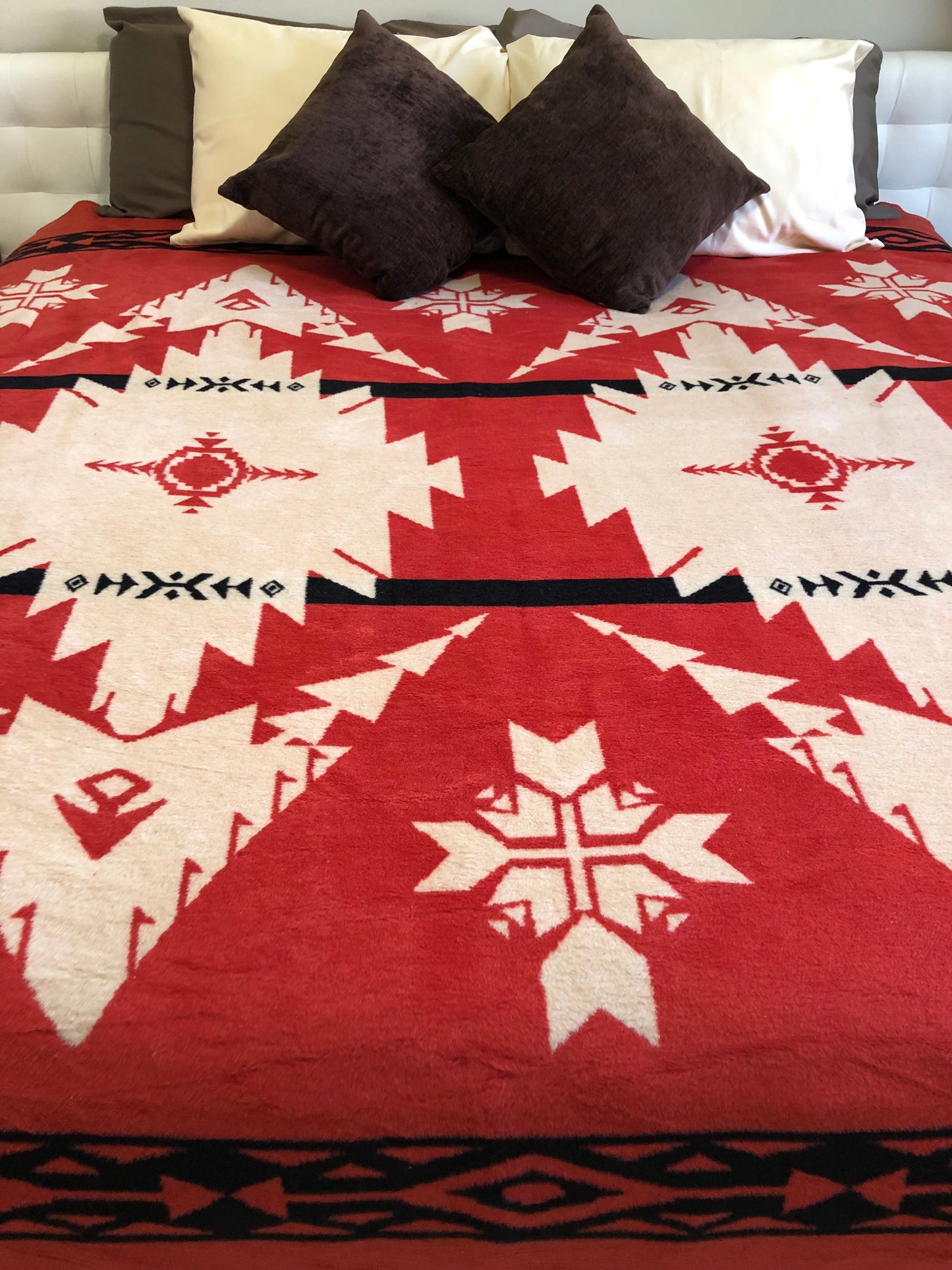 Beacon Blankets Southwestern Inca Native American Design Premium Thick Plush Cotton Blend Blanket/Throw